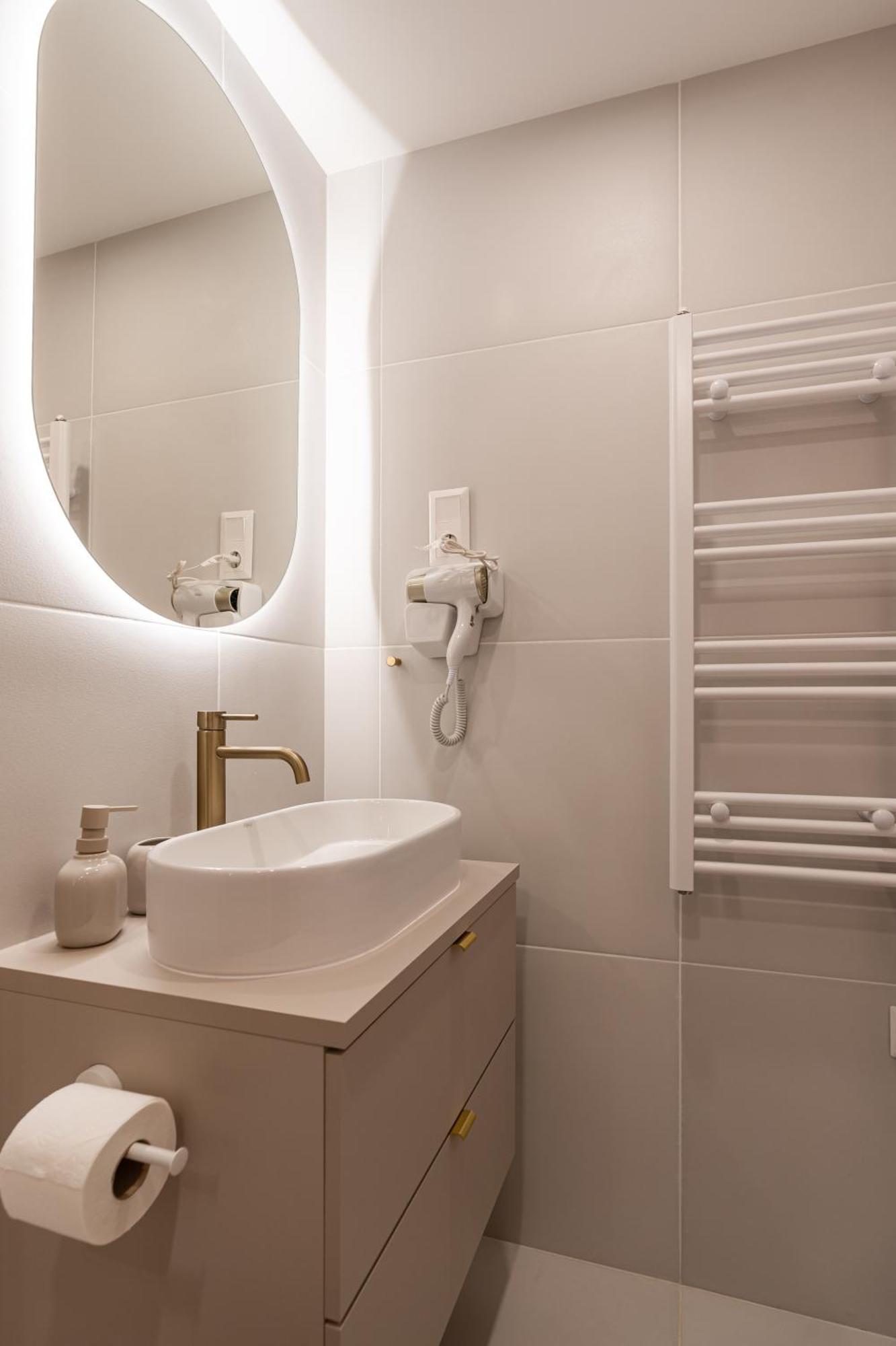 Asboth Boutique Suites, Location By Bqa